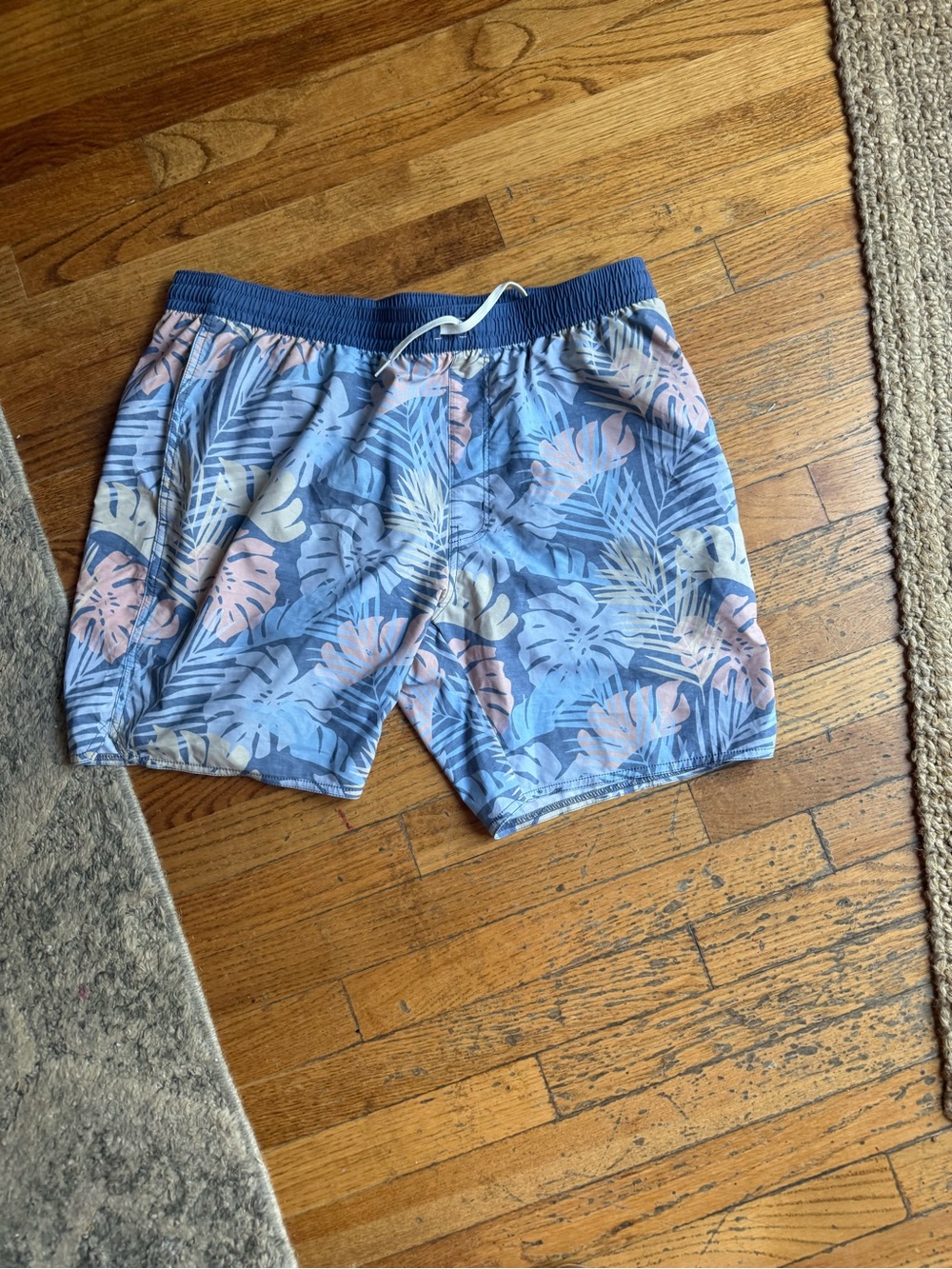 Travis Matthews Men's Blue Tropical Print Swim Shorts Sz: XL